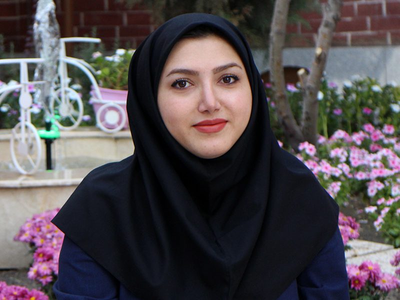 زهره حسینی