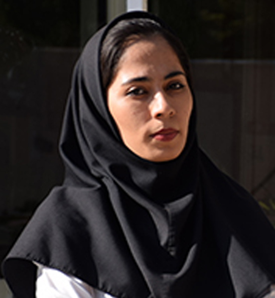 آتنا صادقی