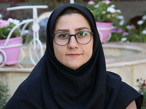 آزاده قائینی