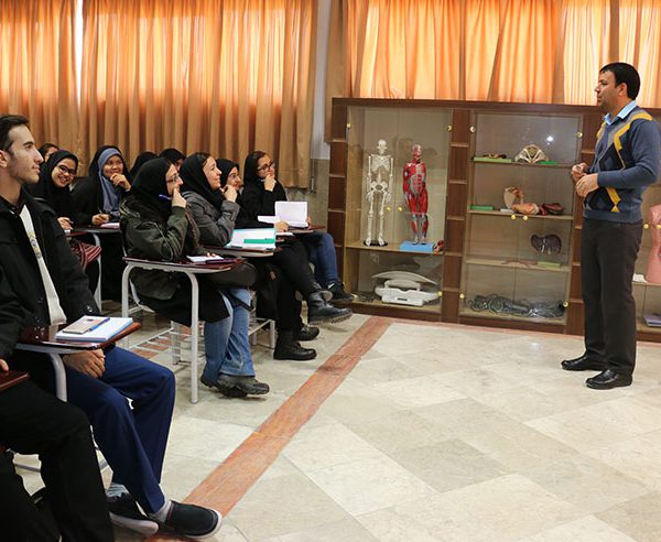 کلاس درس علوم پزشکی وارستگان