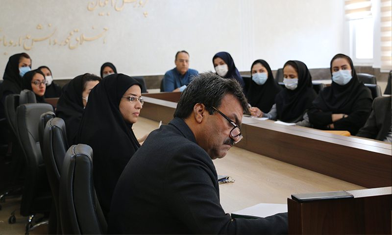 جلسه صمیمانه رئیس علوم پزشکی وارستگان با کارمندان و اعضای هیات علمی