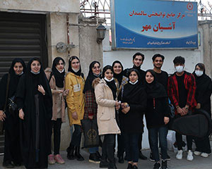 لبخندی به وسعت همدلی و همراهی بر لبان سالمندان