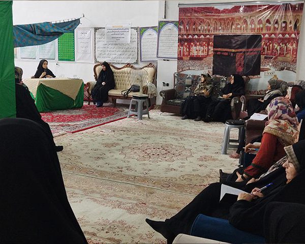 برنامه‌ی آموزش اصول صحیح انتخاب و خریداری، نگهداری و آماده‌سازی مواد غذایی در مسجد امام حسین (ع)