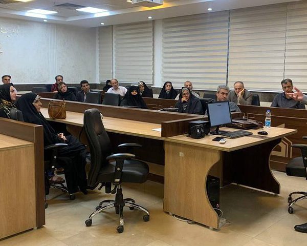 نشست دفتر مشاوره علوم پزشکی وارستگان با والدین