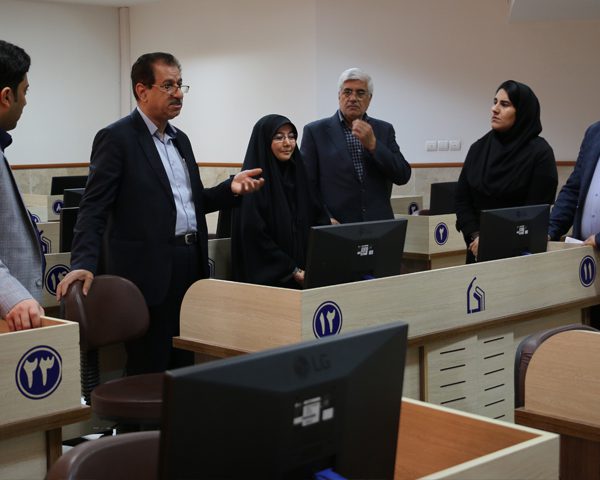 بازدید هیأت بورد مدیریت اطلاعات سلامت وزارت بهداشت، درمان و آموزش پزشکی از گروه فناوری اطلاعات سلامت