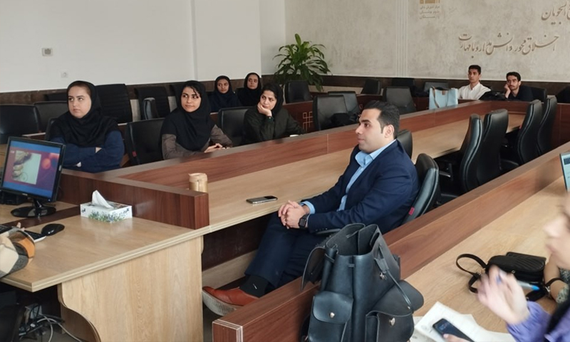 برگزاری جلسه کیس بالینی در درس کارآموزی درعرصه ۹۹۱ دانشجویان علوم آزمایشگاهی