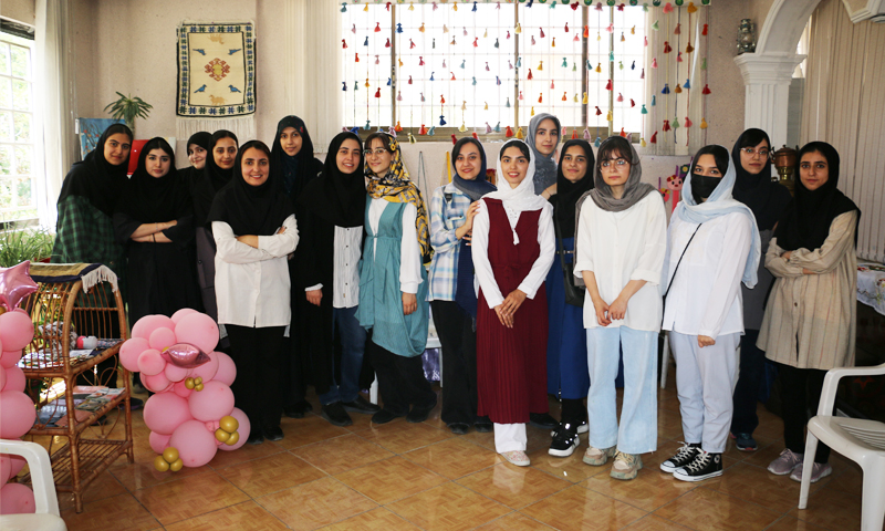 لبخند نشاندیم بر لبان دخترانی از جنس آفتاب