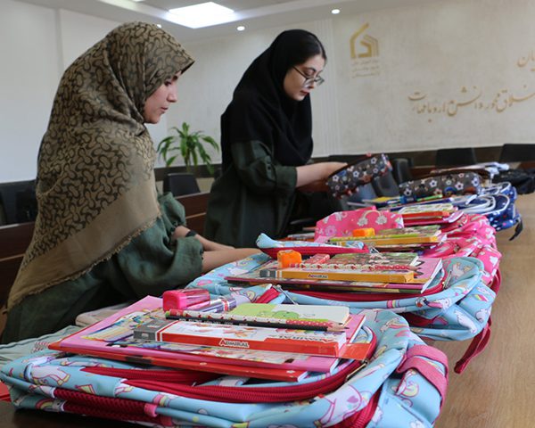 تبسم برای دانش‌آموزان