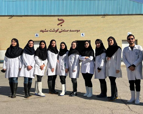 بازدید دانشجویان رشته کنترل کیفی و بهداشتی صنایع غذایی از موسسه صنعتی گوشت مشهد