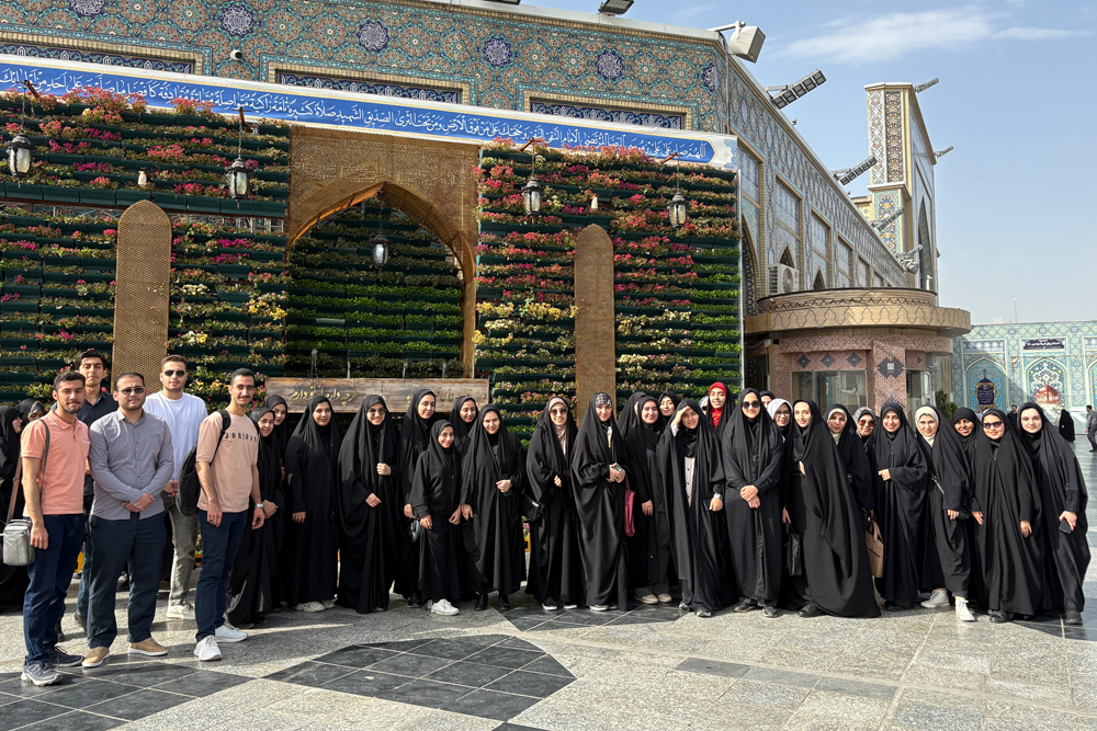 زیارت حرم مطهر امام رضا (علیه‌السلام)