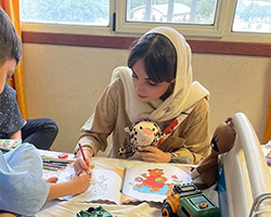 برگزاری برنامه آموزشی تغذیه سالم برای کودکان بستری در بیمارستان اکبر مشهد