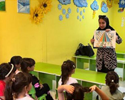 برگزاری برنامه‌های آموزش تغذیه سالم از طریق بازی برای کودکان