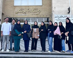 حضور دانشجویان گروه صنایع غذایی (گرایش کنترل کیفی و بهداشتی )ورودی ۴۰۳۱ علوم پزشکی وارستگان در همایش نوآوری غذا و تغذیه در دانشگاه علوم پزشکی مشهد