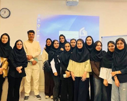 0 🔺 حضور دکتر عباس ایزدی، مدیر تجهیزات پزشکی دانشگاه علوم پزشکی مشهد، در جمع دانشجویان مدیریت خدمات بهداشتی درمانی